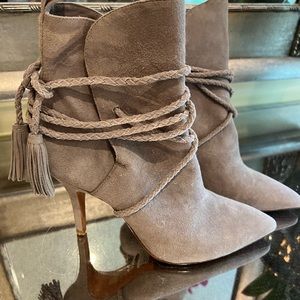 Schultz Gray Suede Tasseled Ankle Boots.